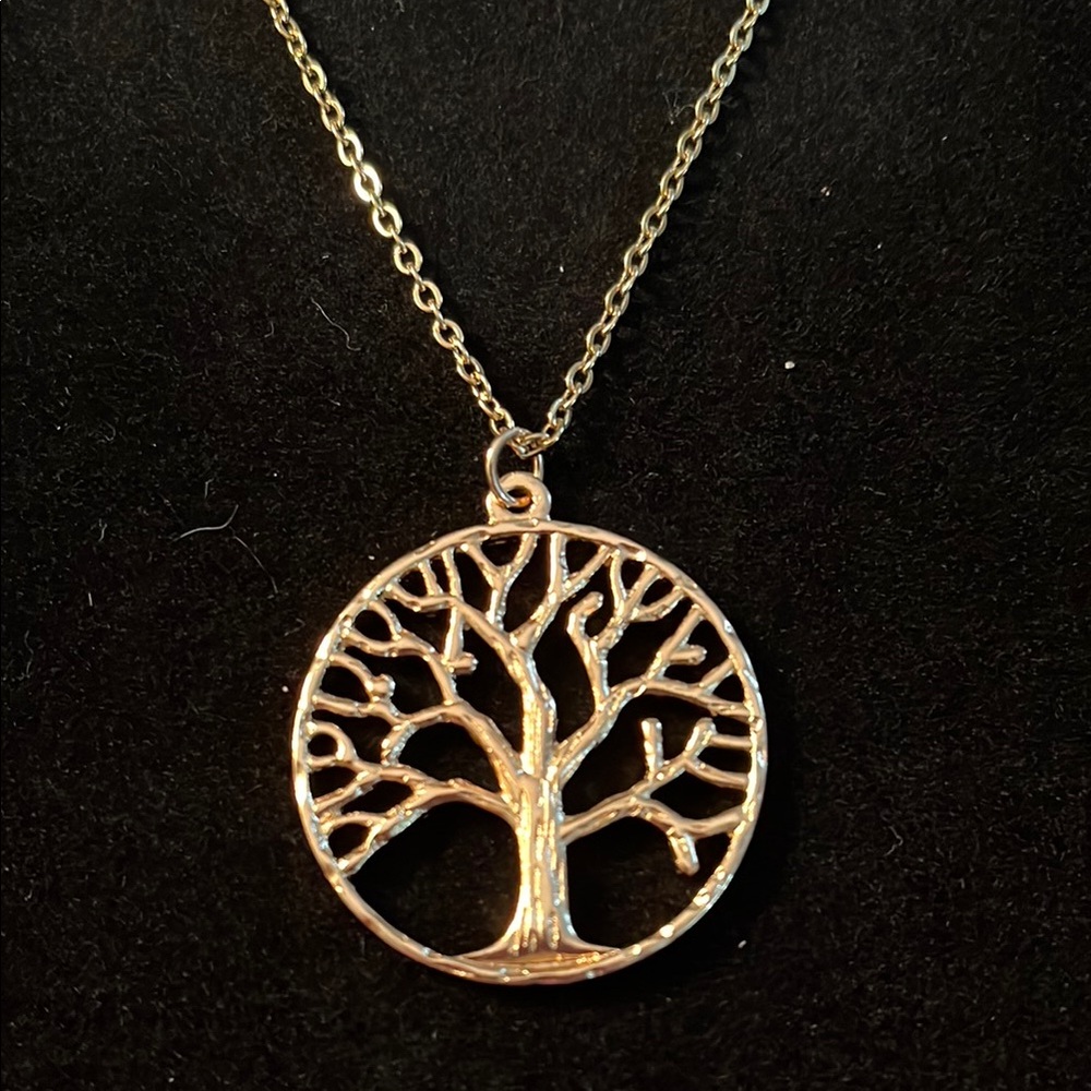 Elegant Gold Tree of Life Pendant Necklace